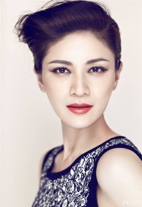 影视演员胡可妩媚迷人图片