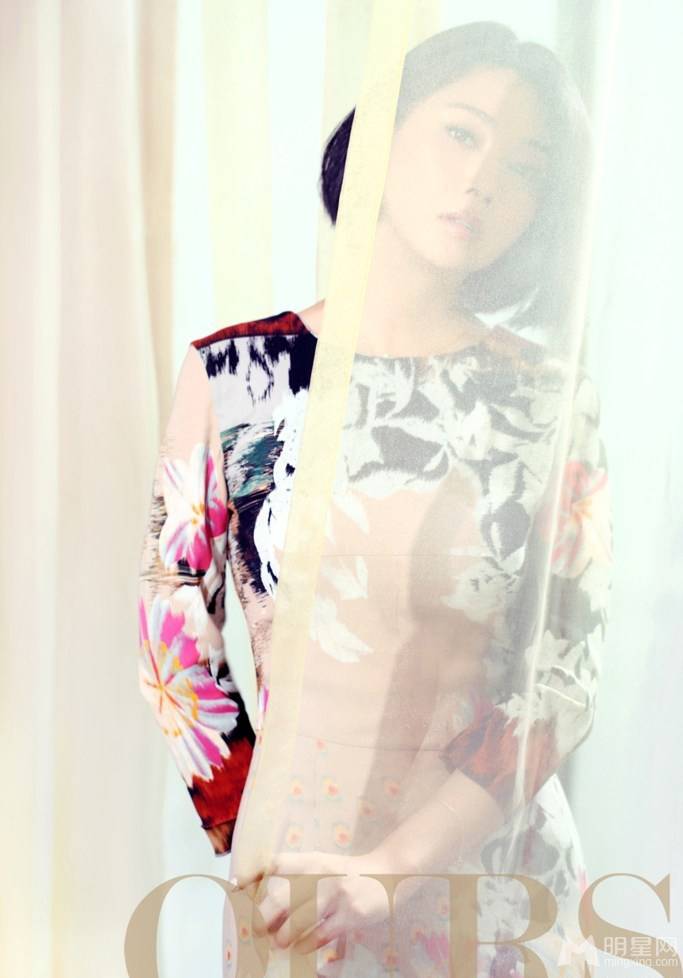 影视明星殷桃时尚优雅图片