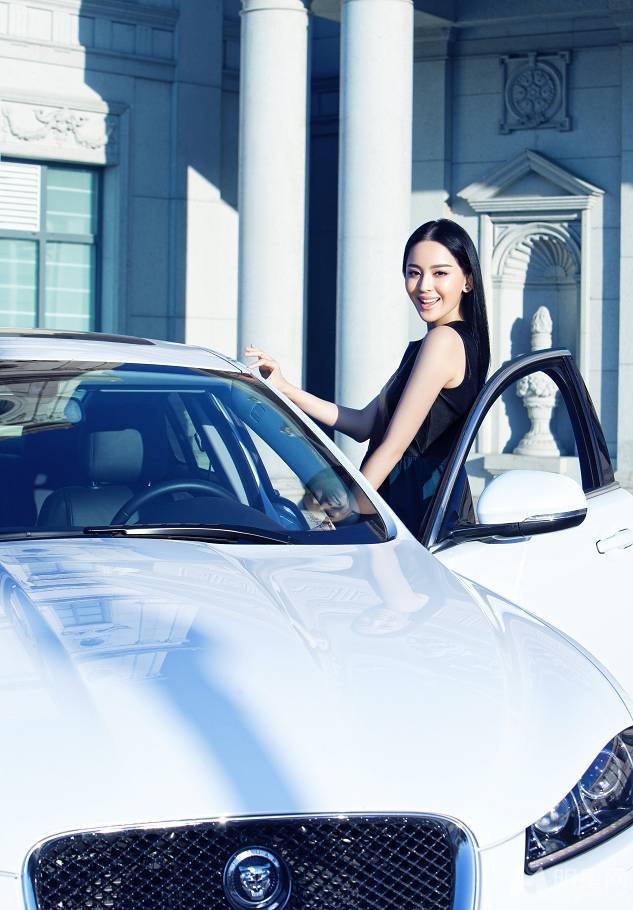 古力娜扎最新时尚街拍图片