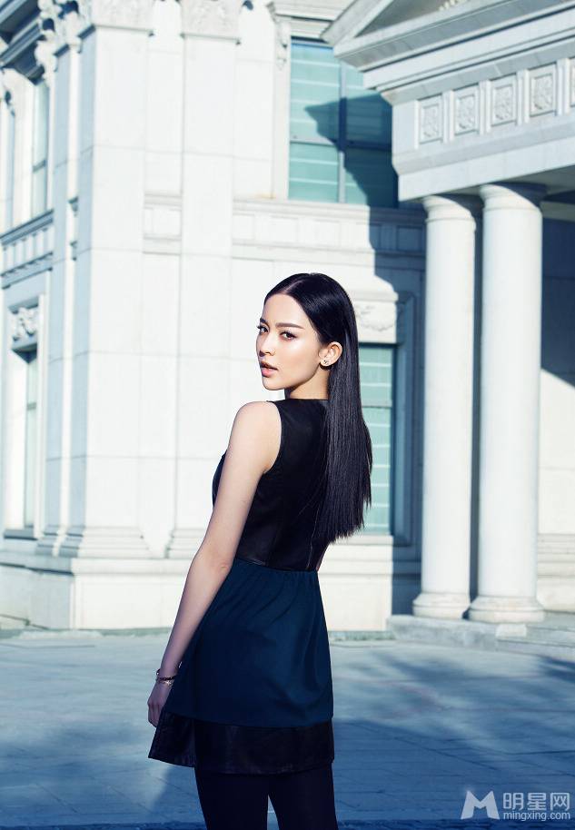 古力娜扎最新时尚街拍图片