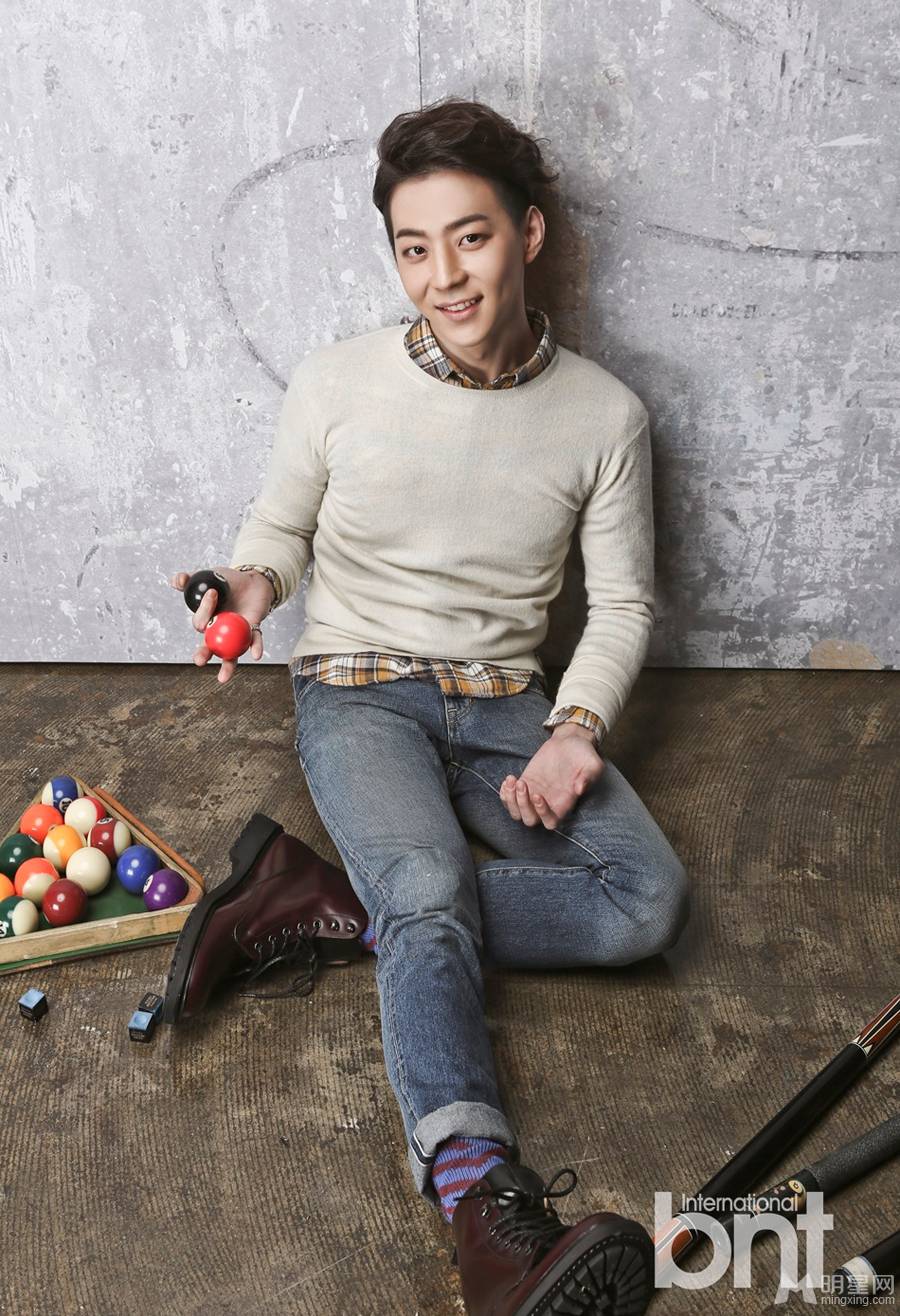 韩国男明星朴有焕帅气图片