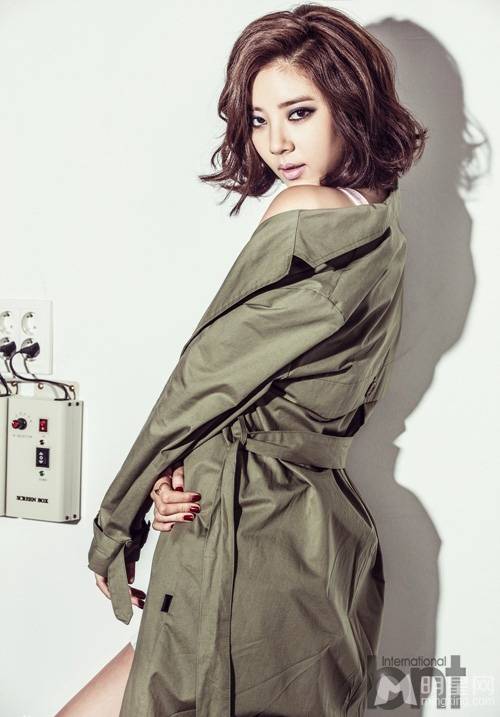 韩国女星孙丹菲最新时尚大片