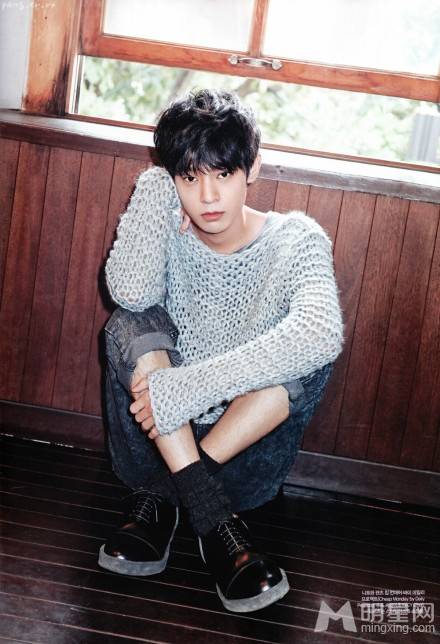 韩国帅气男明星郑俊英写真集