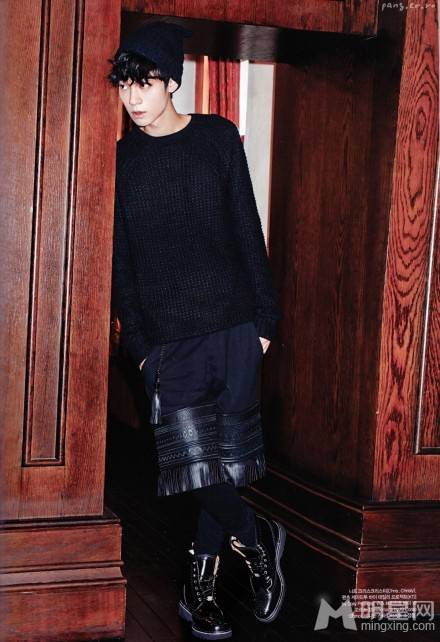 韩国帅气男明星郑俊英写真集