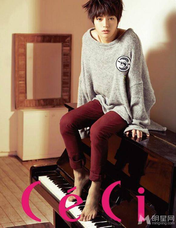 韩国男星金明洙帅气写真图片