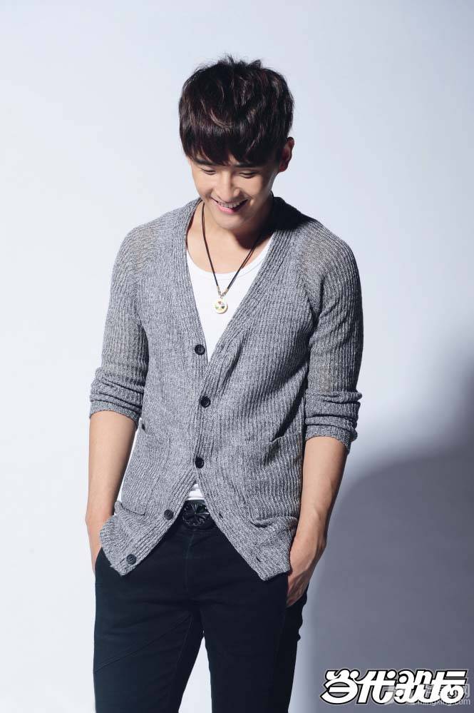 国内男子演唱组合至上励合成员时尚大片