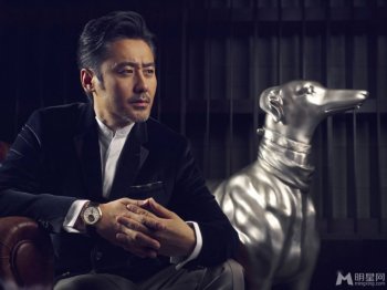 时尚大叔吴秀波深邃眼神帅气写真