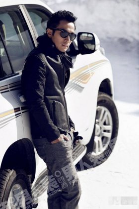 香港男明星刘恺威冰雪时尚大片