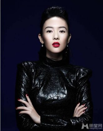 美女演员童瑶暗黑系时尚图片