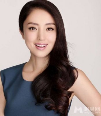气质女演员董璇高清图片