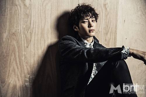 韩国影星朱元时尚帅气写真