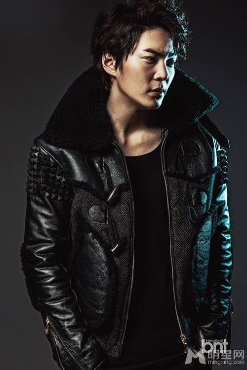 韩国影星朱元时尚帅气写真