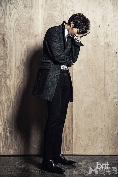 韩国影星朱元时尚帅气写真