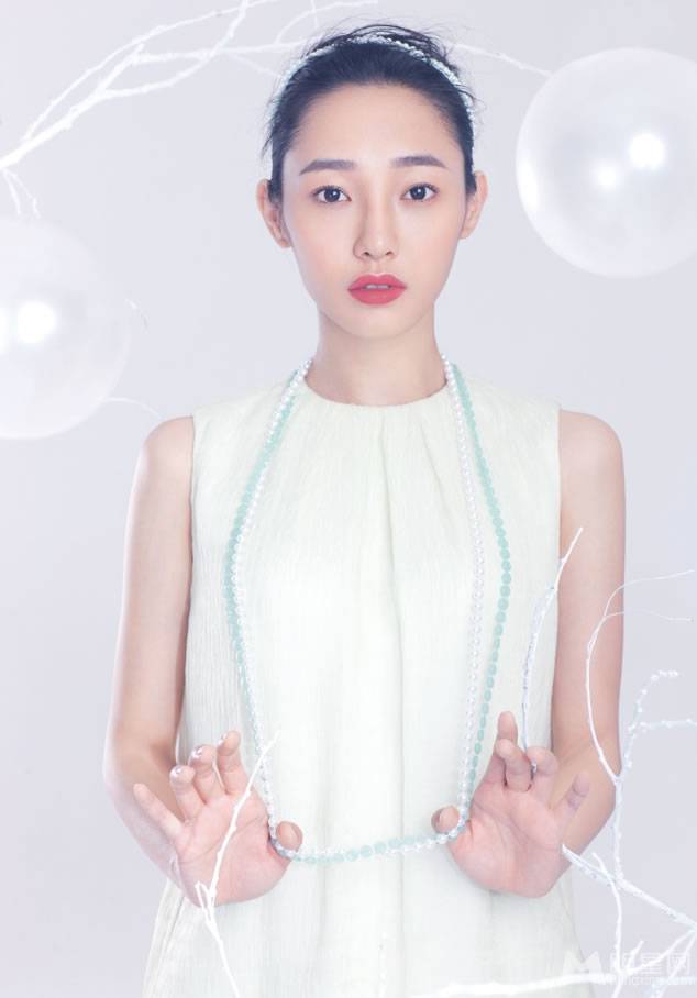 电影演员白百何浪漫简约写真