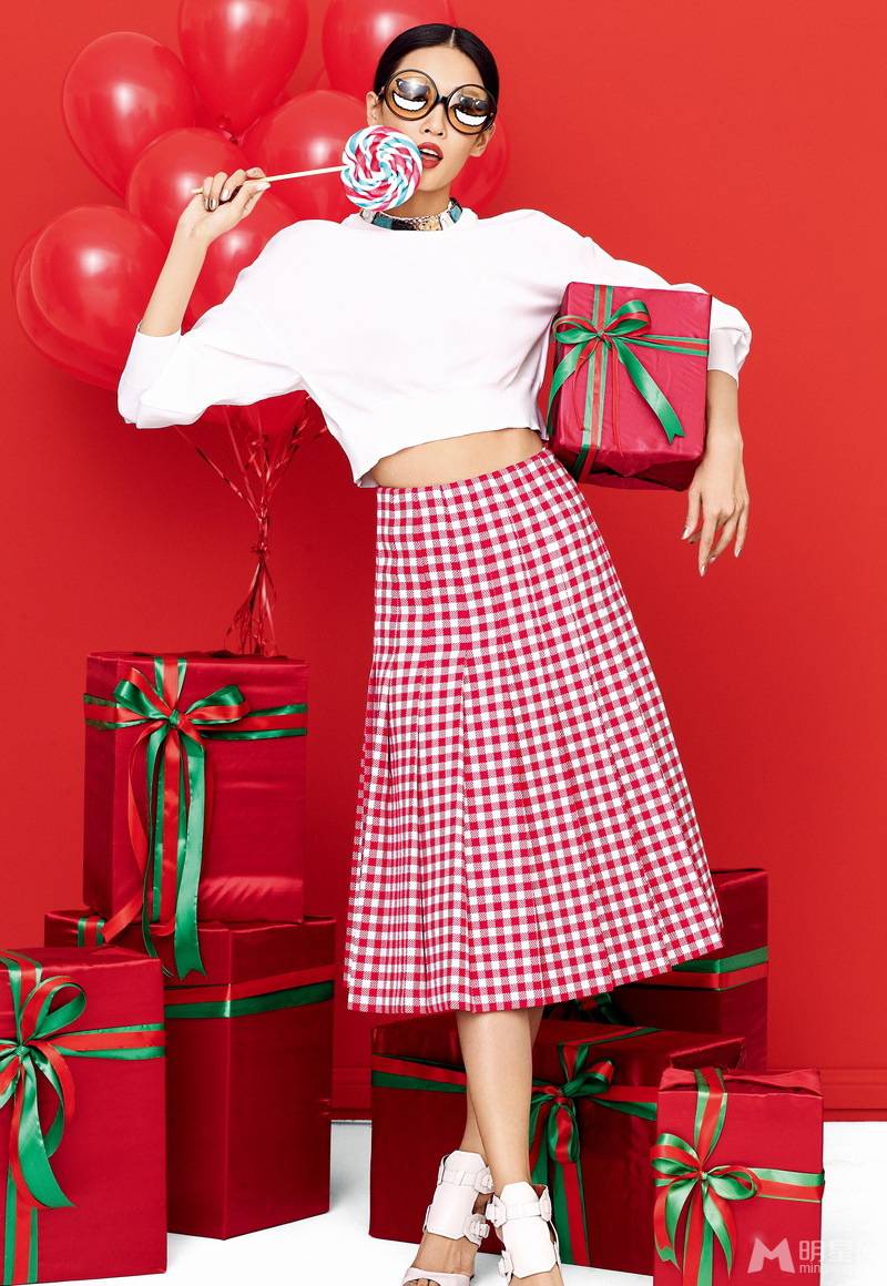 绝地逃亡女演员张蓝心圣诞写真