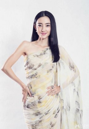 女演员王丽坤全新时尚大片