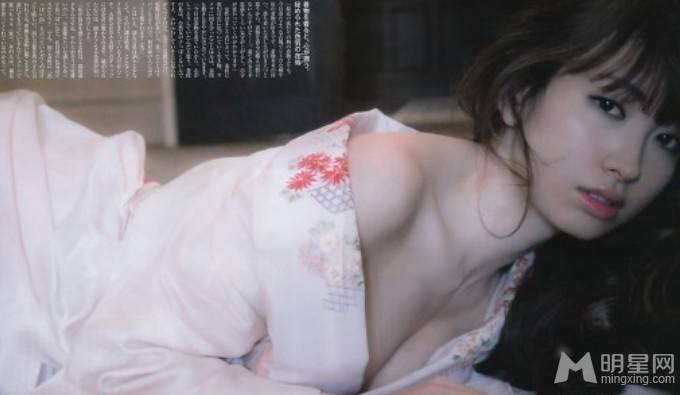 日本泳装美女小岛阳菜性感写真