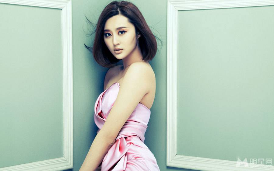 电影演员甘露粉嫩小清新写真