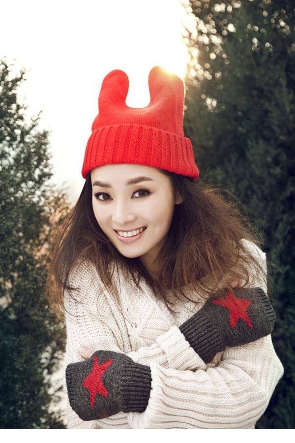 中国大陆歌手汤晓菲甜美圣诞写真