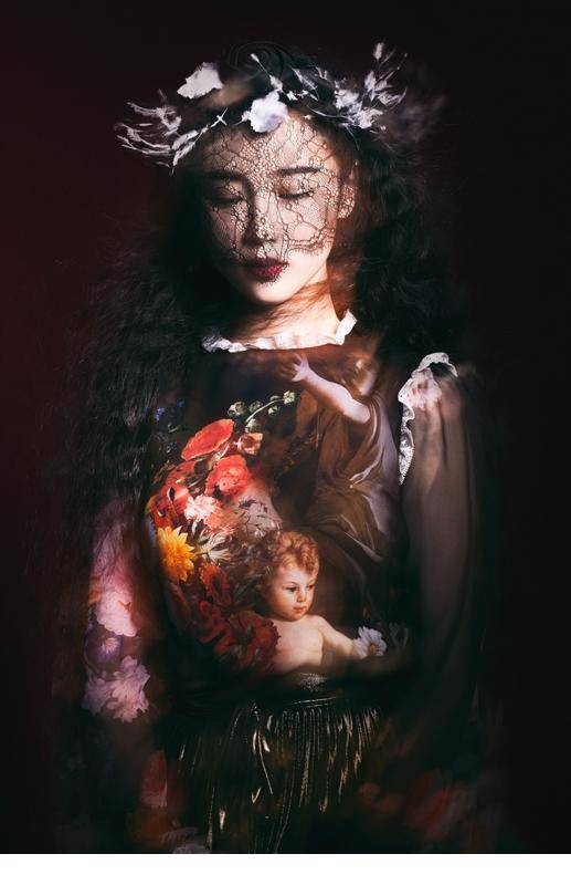 张辛苑复古妆容冷艳写真图片