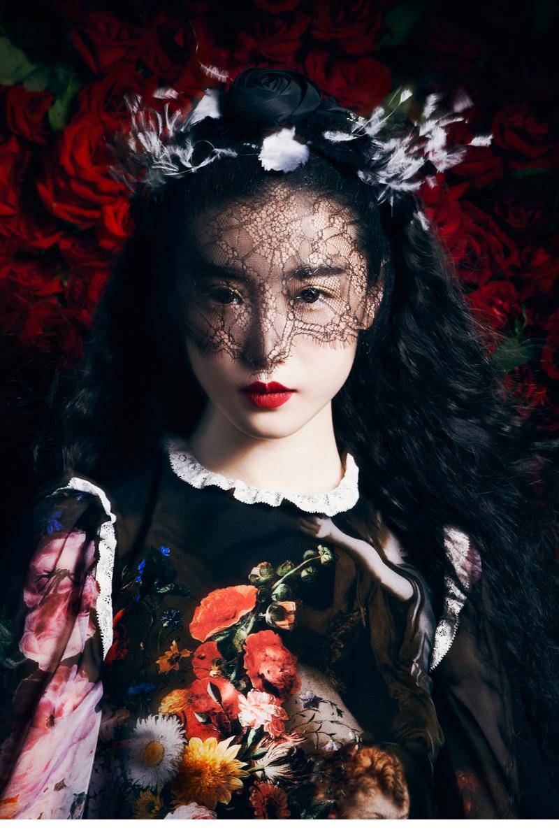 张辛苑复古妆容冷艳写真图片