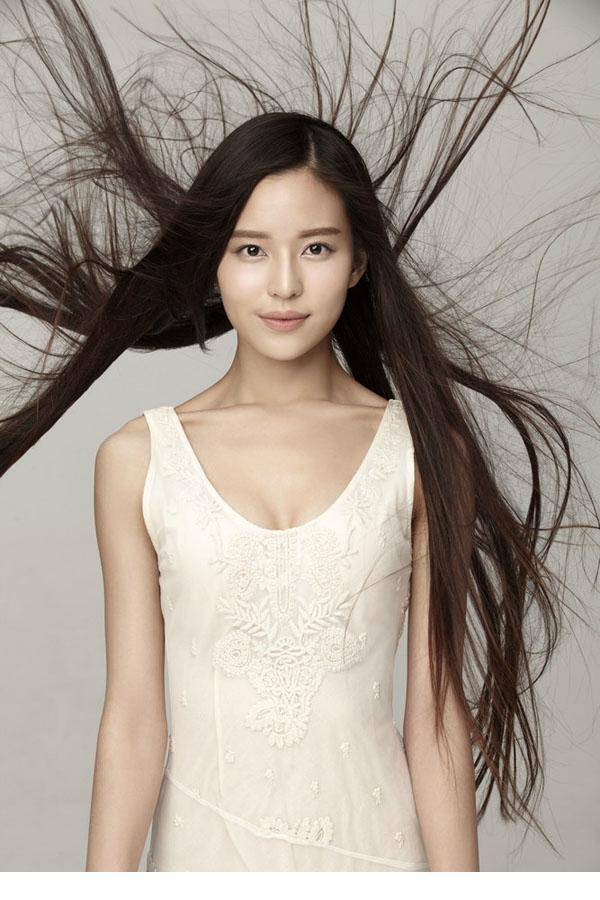 深大甜蜜校花温心飞舞秀发写真照