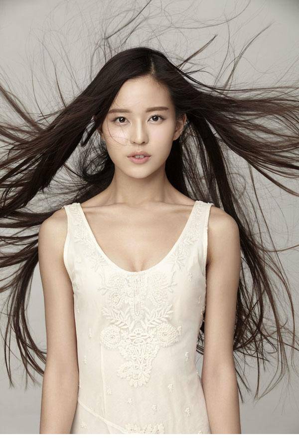 深大甜蜜校花温心飞舞秀发写真照