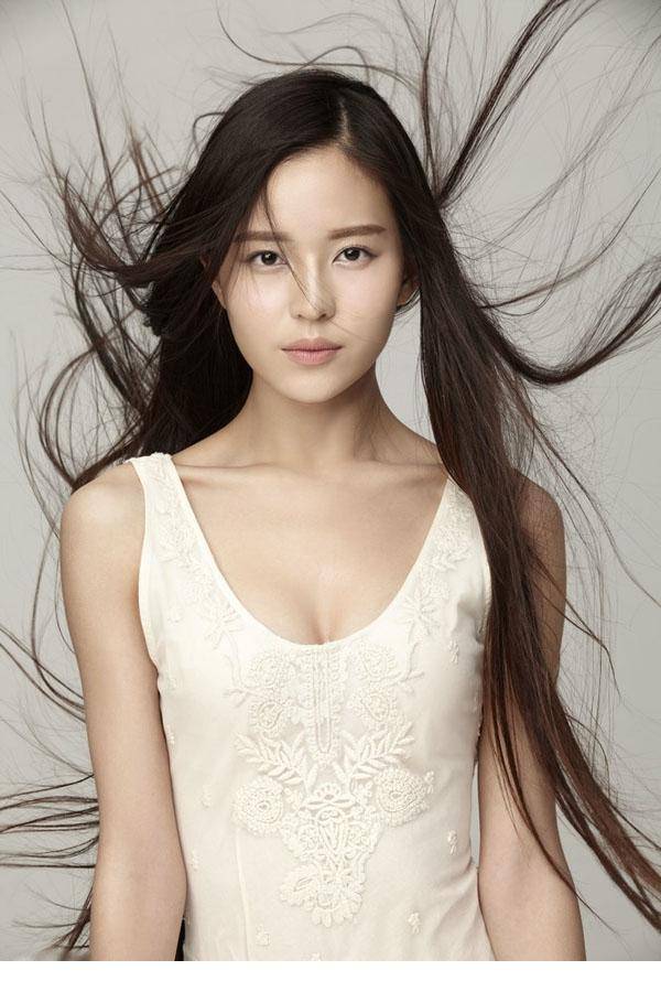 深大甜蜜校花温心飞舞秀发写真照