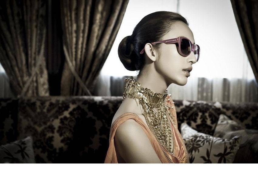 性感冷艳美女张俪高贵奢华写真图片