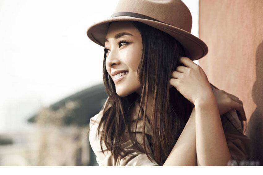 明星汤晓菲的秋天时尚街拍写真