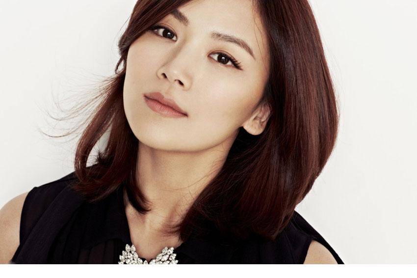 女演员曹曦文散发轻熟女魅力图片