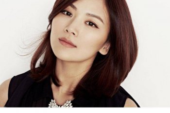 女演员曹曦文散发轻熟女魅力图片