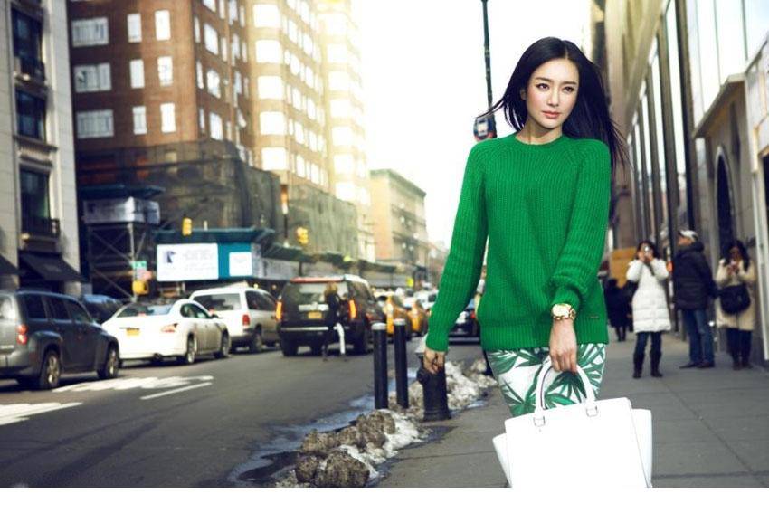 中国女明星秦岚时尚街拍生活照