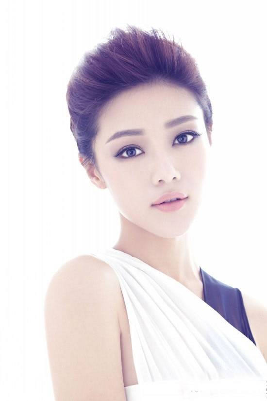 邓家佳时尚搭配迷人写真图片