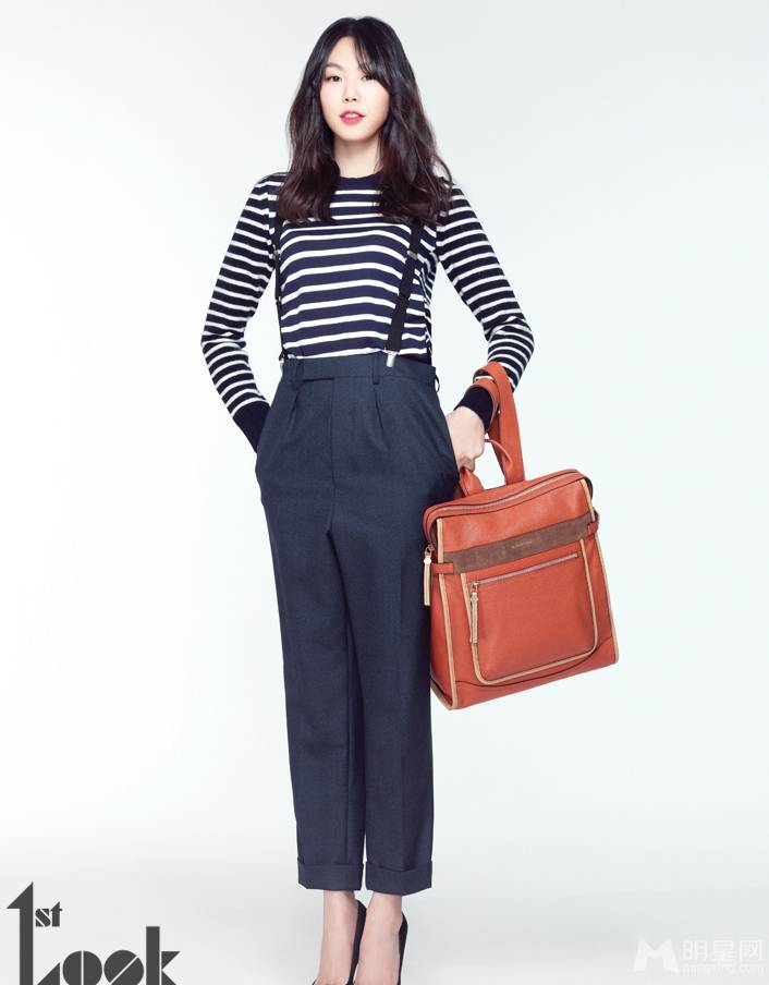 韩国女明星金敏喜时尚穿搭图片