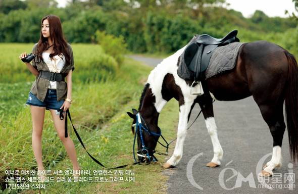 韩国气质美女uee秋季时尚服饰搭配图片