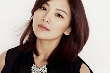 短发气质女星曹曦文干练优雅写真