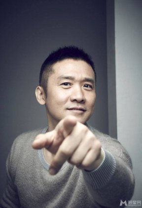 影视演员黄志忠表情丰富搞怪写真