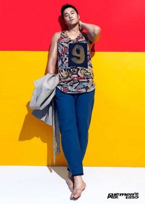 台湾男星张孝全撞色写真图片