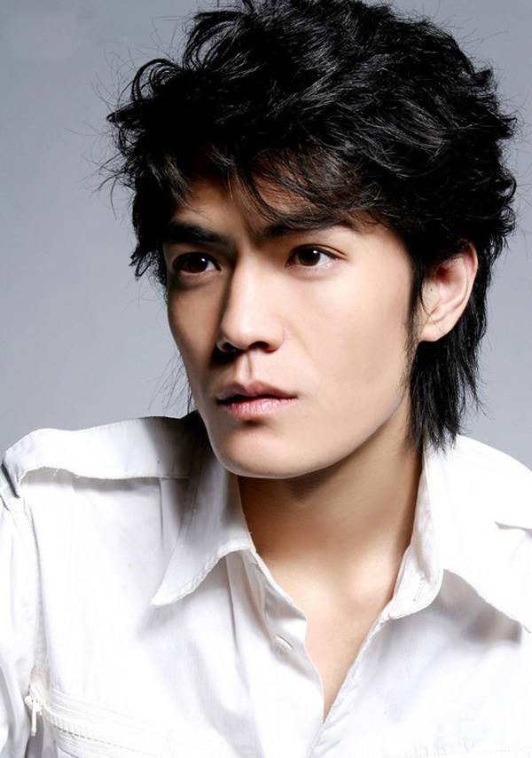 男明星季晨最新帅气写真