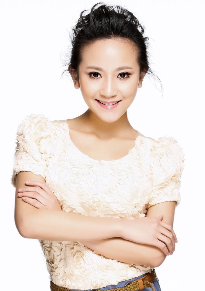 演员解惠清优雅知性写真图片