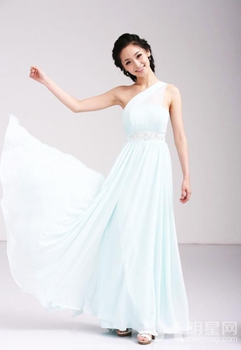 演员李曼优雅知性个人写真