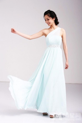 演员李曼优雅知性个人写真