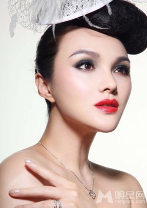 中国女演员姚美伊的性感图片