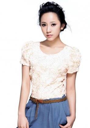 演员解惠清优雅知性写真图片