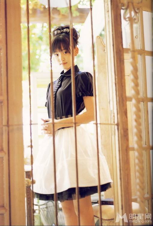 日本歌手铃木爱理甜美日系风写真