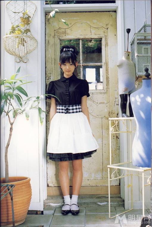 日本歌手铃木爱理甜美日系风写真