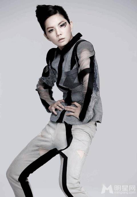 Ella新mv大扮时尚朋克女王