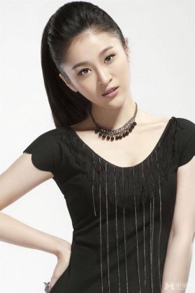 新生代演员林伊婷时尚写真集