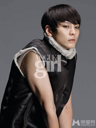 高冷男神周元时尚写真图片